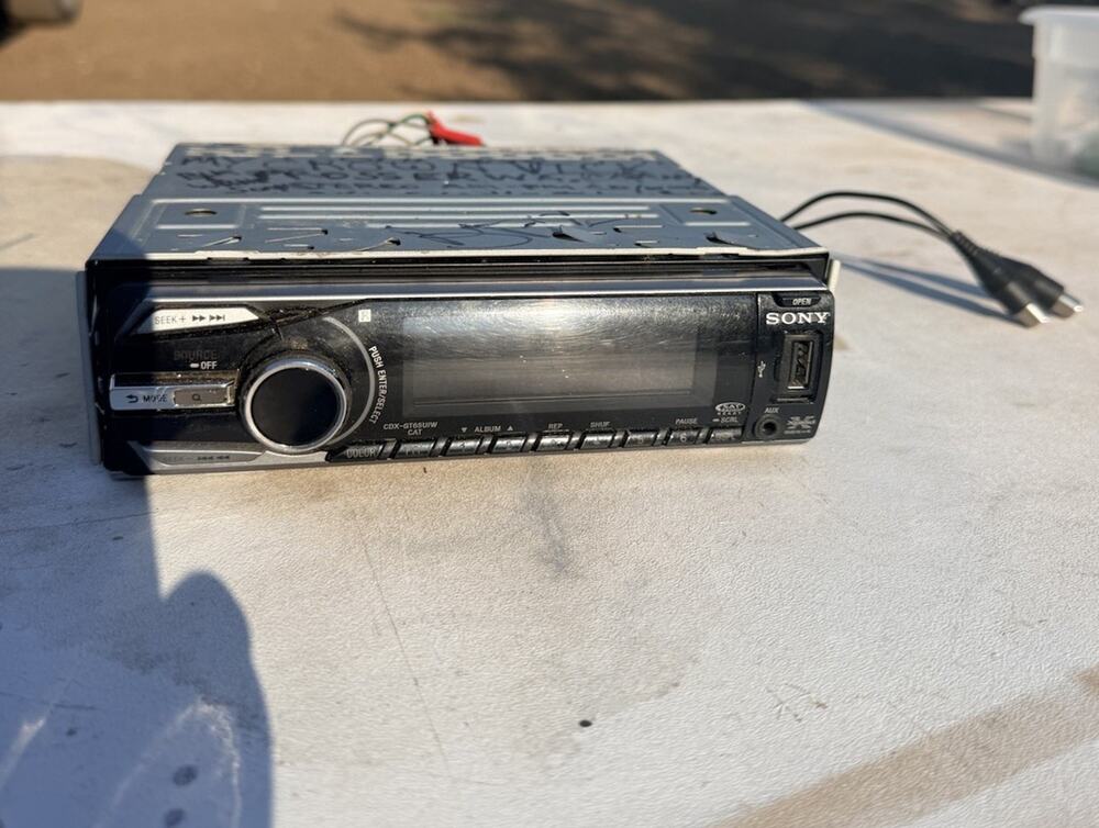 Sony CDX-GT65UIW CD Player Radio Stereo System UnTested (Used) Xplod 52 Watt USB